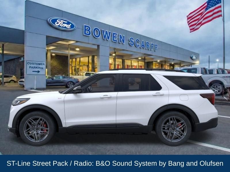 New 2026 Star White Metallic Tri-Coat Ford ST-Line image 4