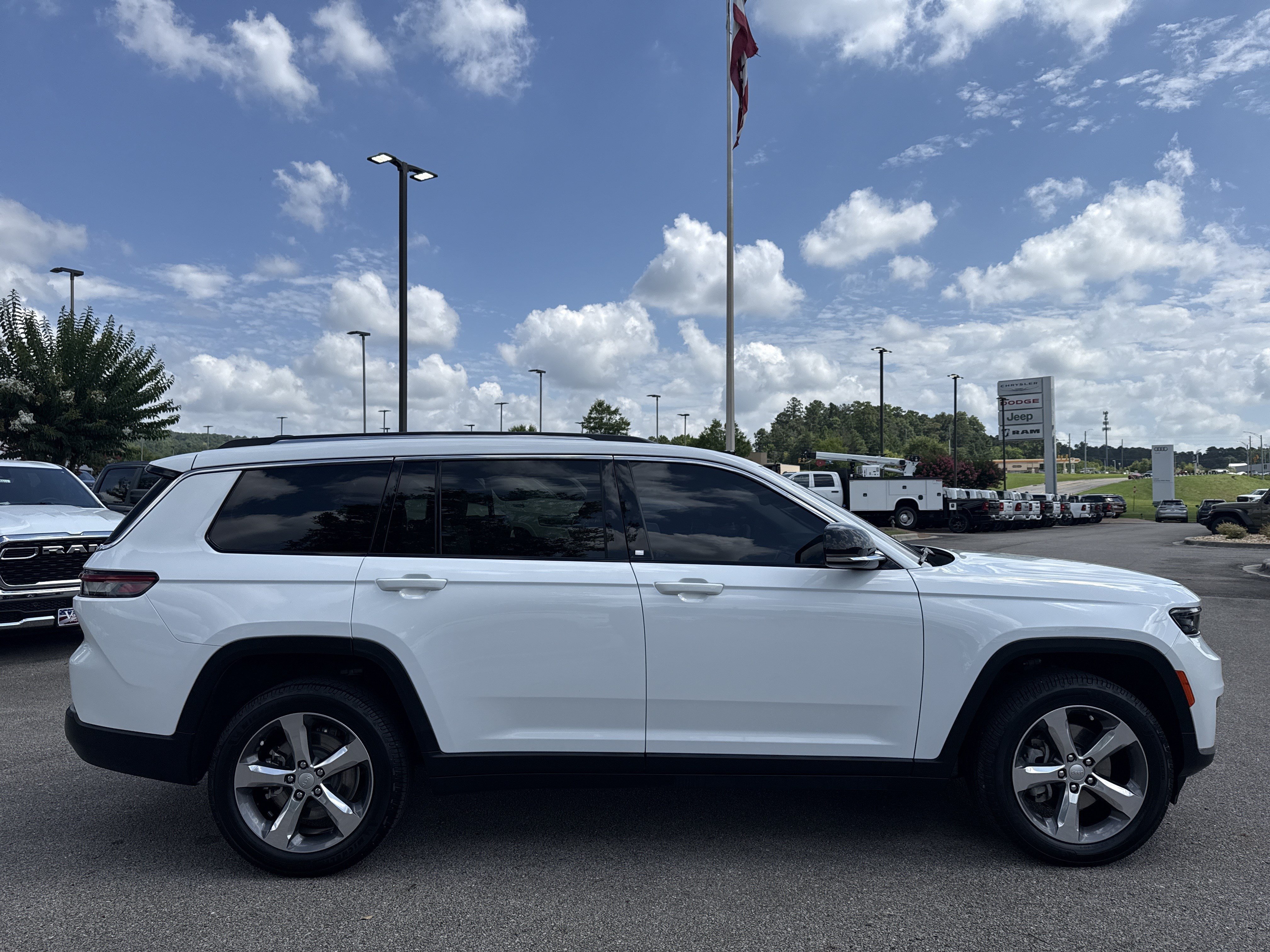 Used 2021 Bright White Clearcoat Jeep Limited image 8