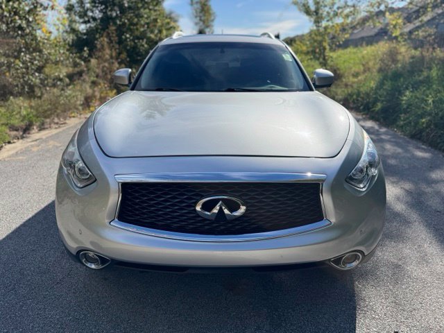Used 2017 Liquid Platinum INFINITI Base image 3