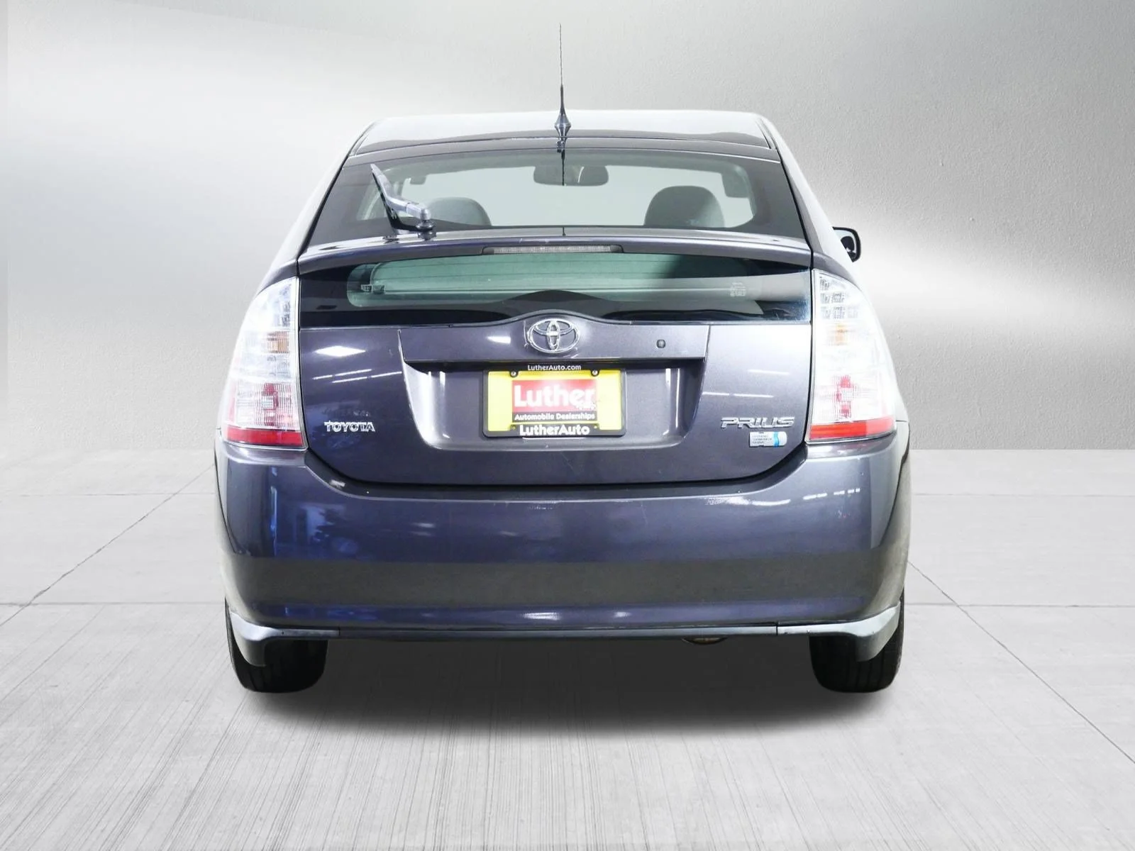 Used 2009 Magnetic Gray Metallic Toyota  image 6