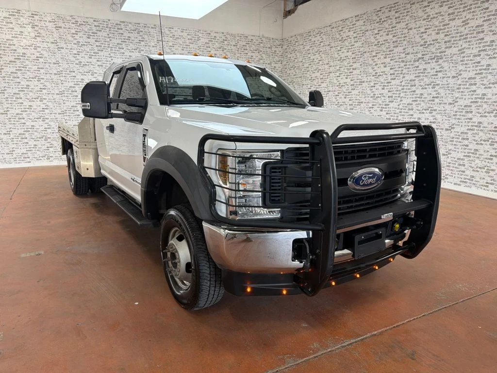 Used 2019 Oxford White Ford XL image 1