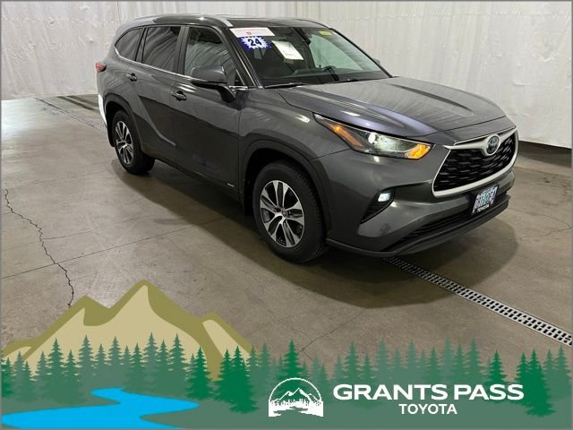 2024 Toyota Highlander Hybrid XLE