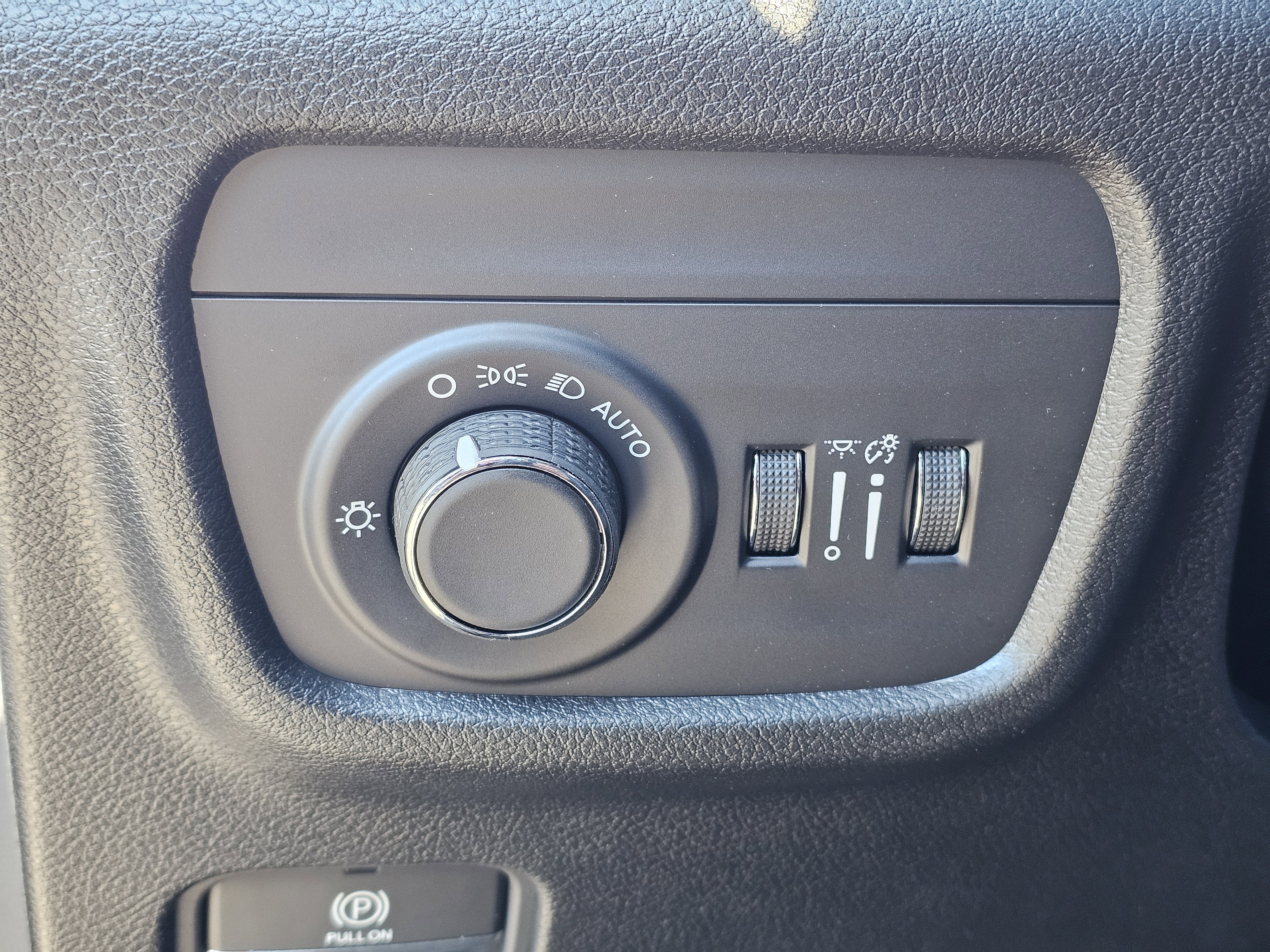 New 2025 Baltic Gray Metallic Clearcoat Jeep Altitude X image 16
