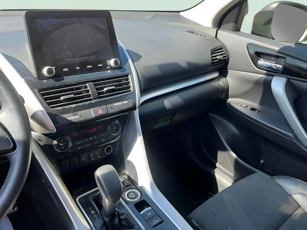 Used 2022  Mitsubishi SE image 37