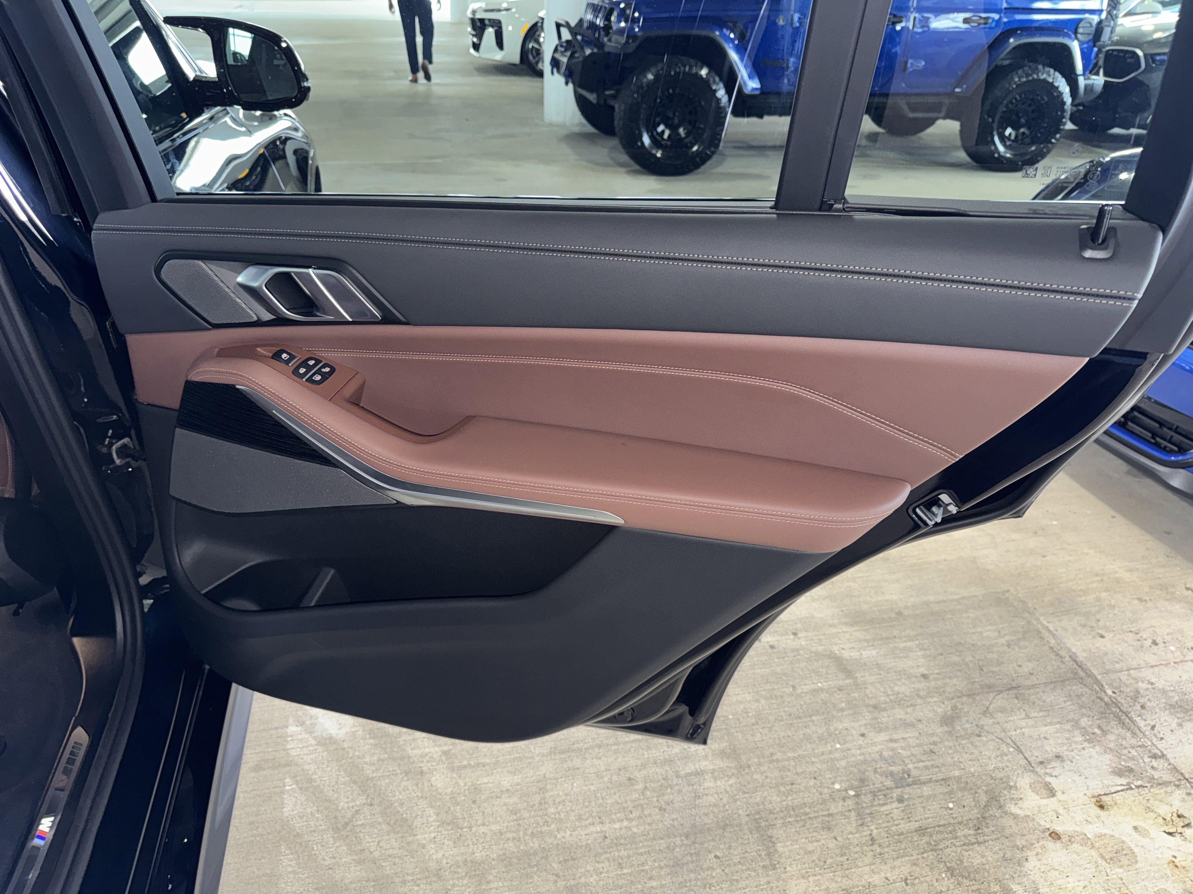 Used 2026 Carbon Black Metallic BMW M60i image 11