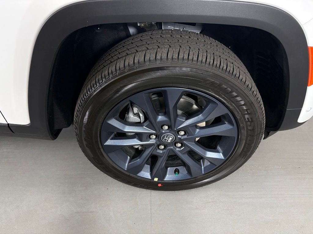 New 2026 Bright White Clear-Coat Exterior Paint Jeep  image 10
