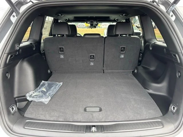 New 2025 Bright White Clear-Coat Exterior Paint Jeep Altitude X image 10
