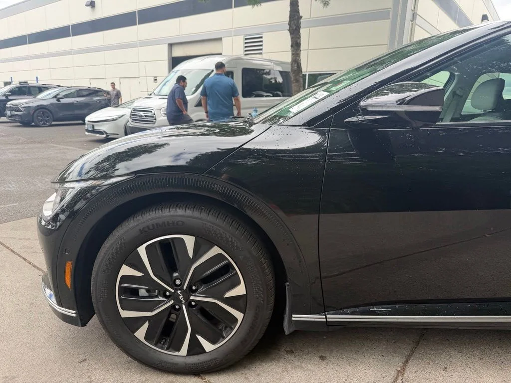 Certified Used 2024 Aurora Black Pearl Kia Wind image 8
