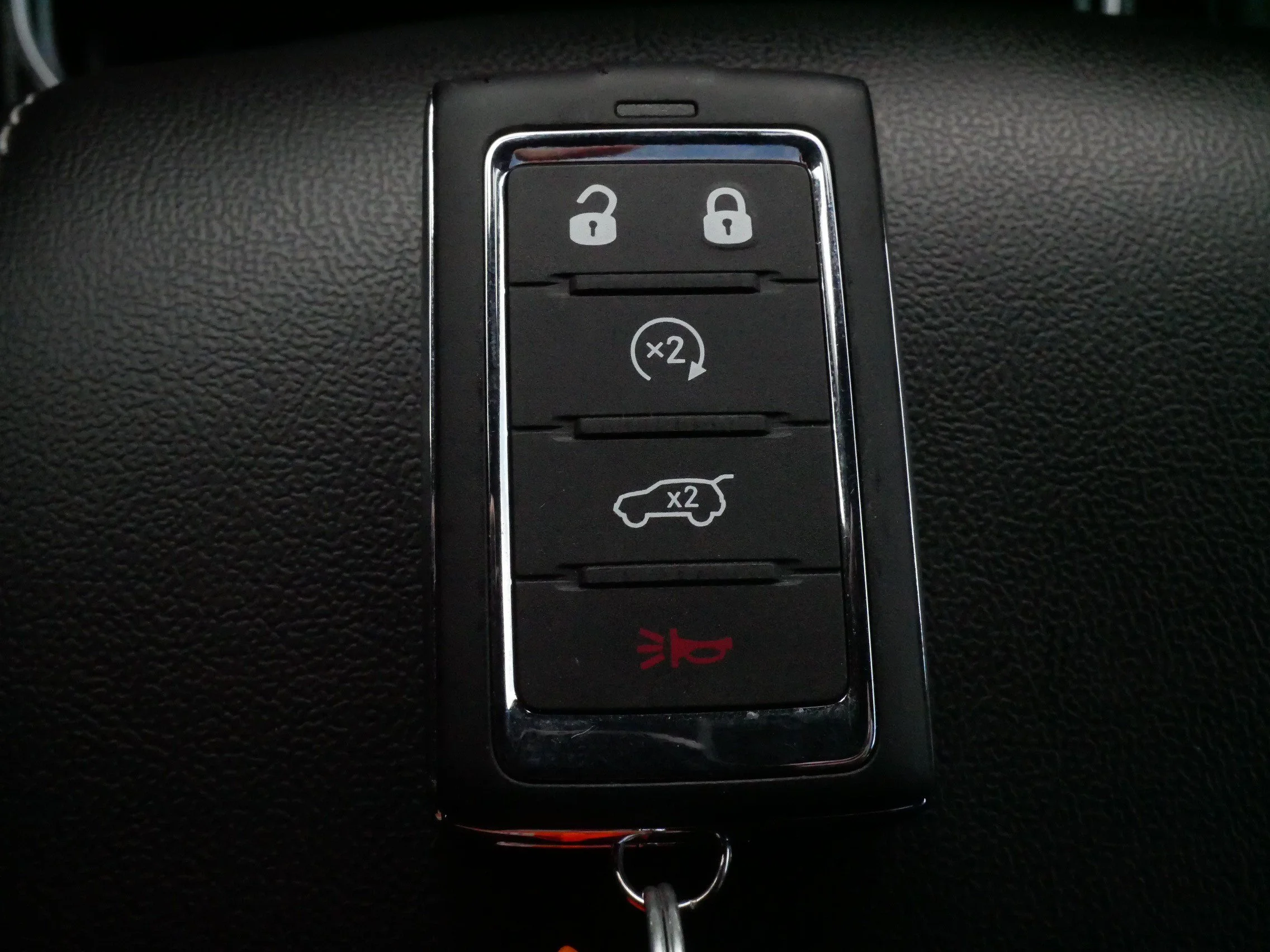 Used 2025 Diamond Black Crystal Pearlcoat Jeep  image 32