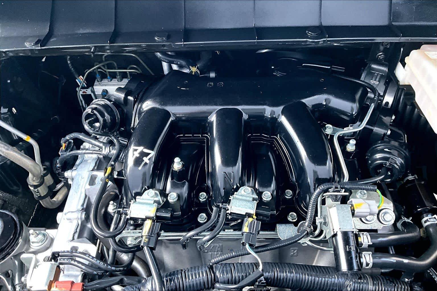 Used 2025 Super Black Nissan Platinum image 33