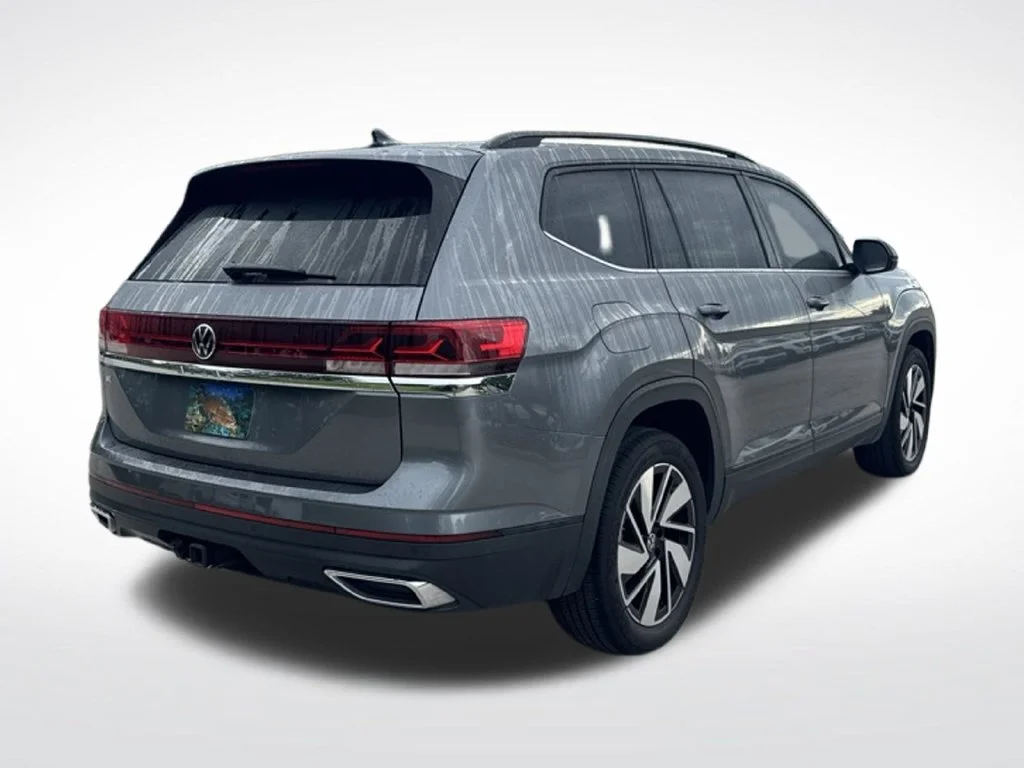 Certified Used 2024 Platinum Gray Metallic Volkswagen 2.0T SE w/Technology image 5