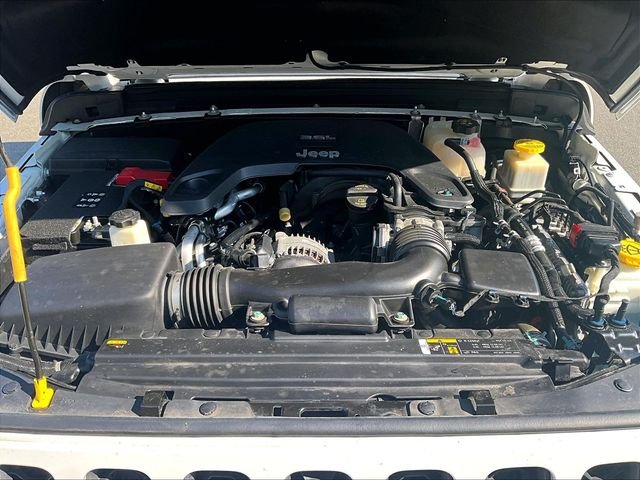 Used 2020 White Jeep Mojave image 10