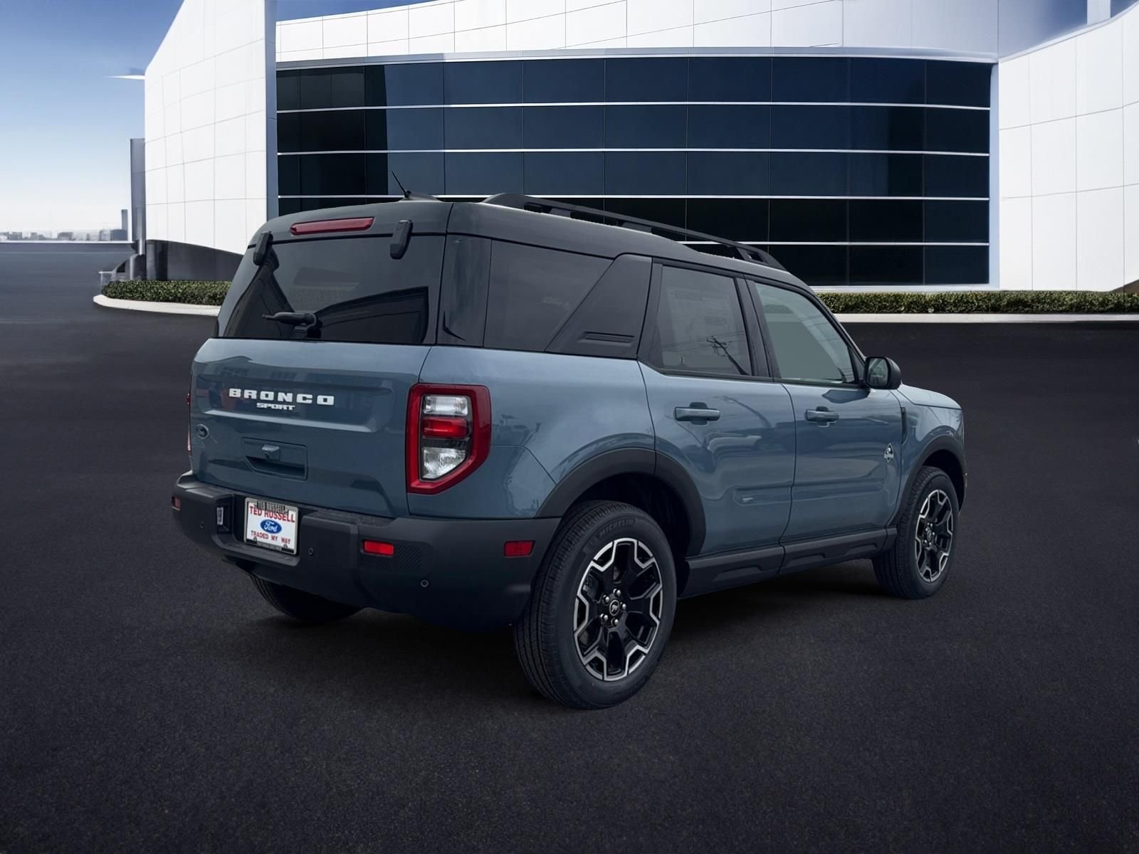 New 2026 Azure Gray Metallic Tri-Coat Ford Outer Banks® image 4