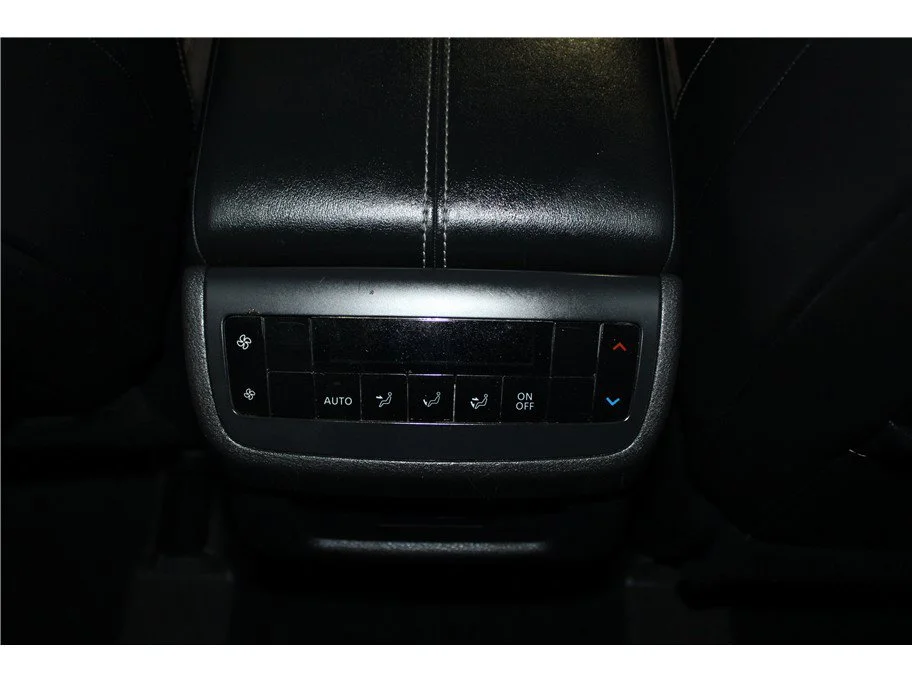 Used 2022 Super Black Nissan SL image 16