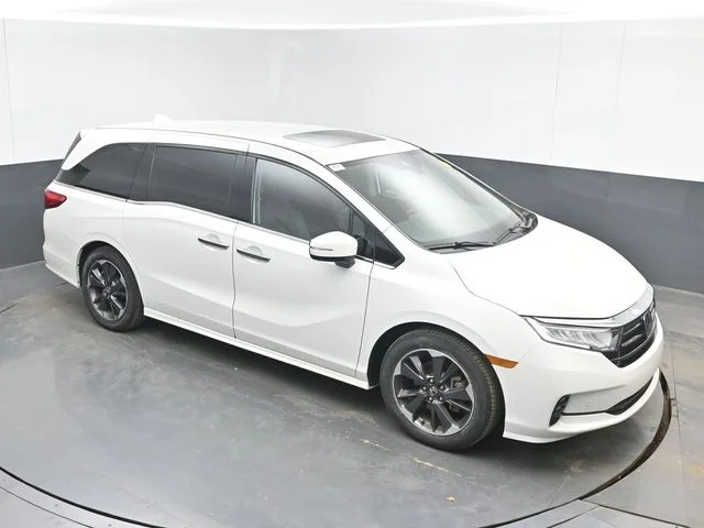2023 Honda Odyssey Elite's photo