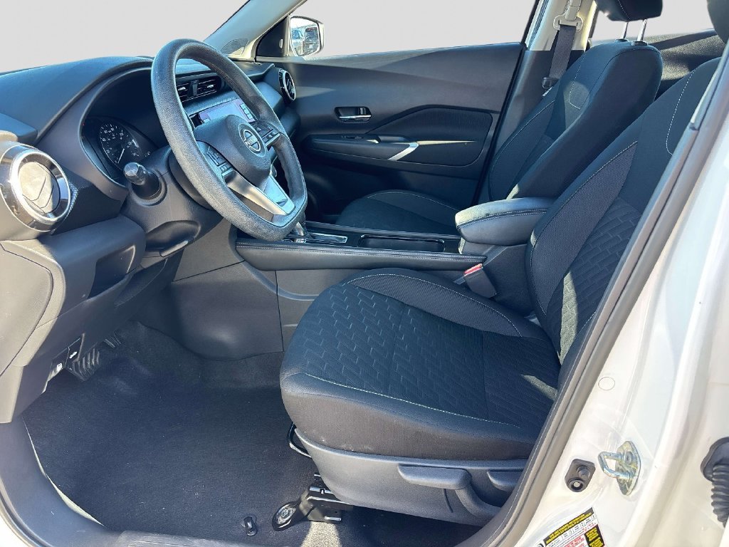 Used 2024 White Nissan SV image 10