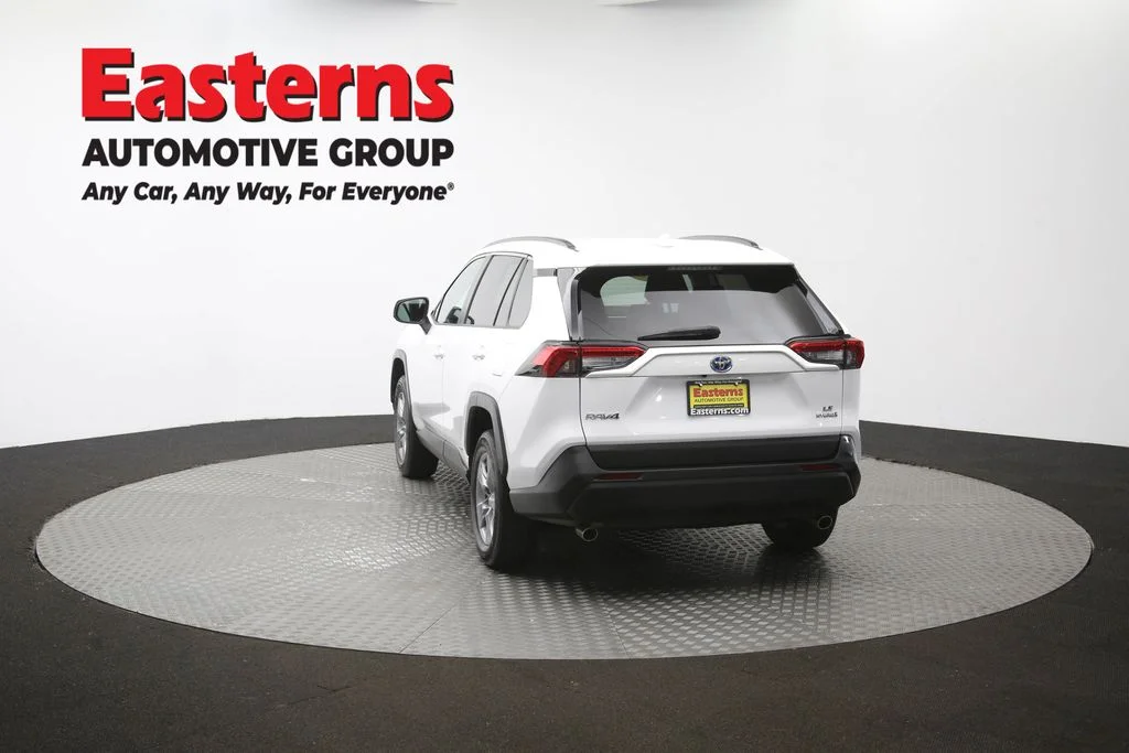 Used 2022 White Toyota LE image 36