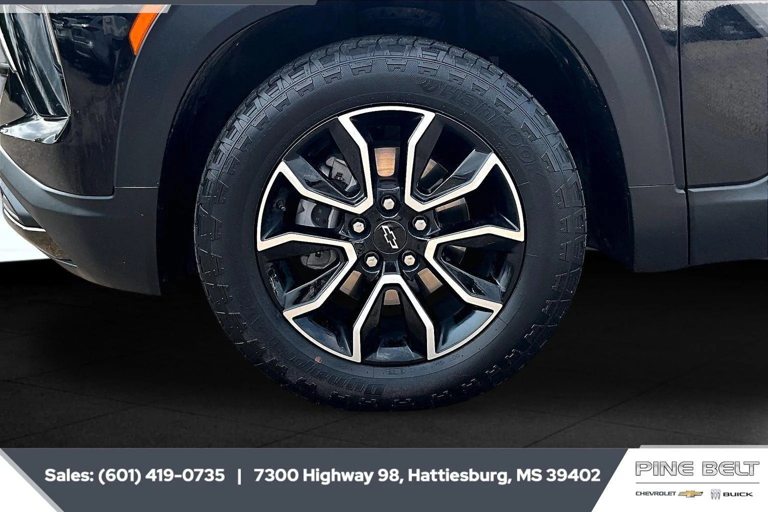 Used 2024 Mosaic Black Metallic Chevrolet ACTIV image 7