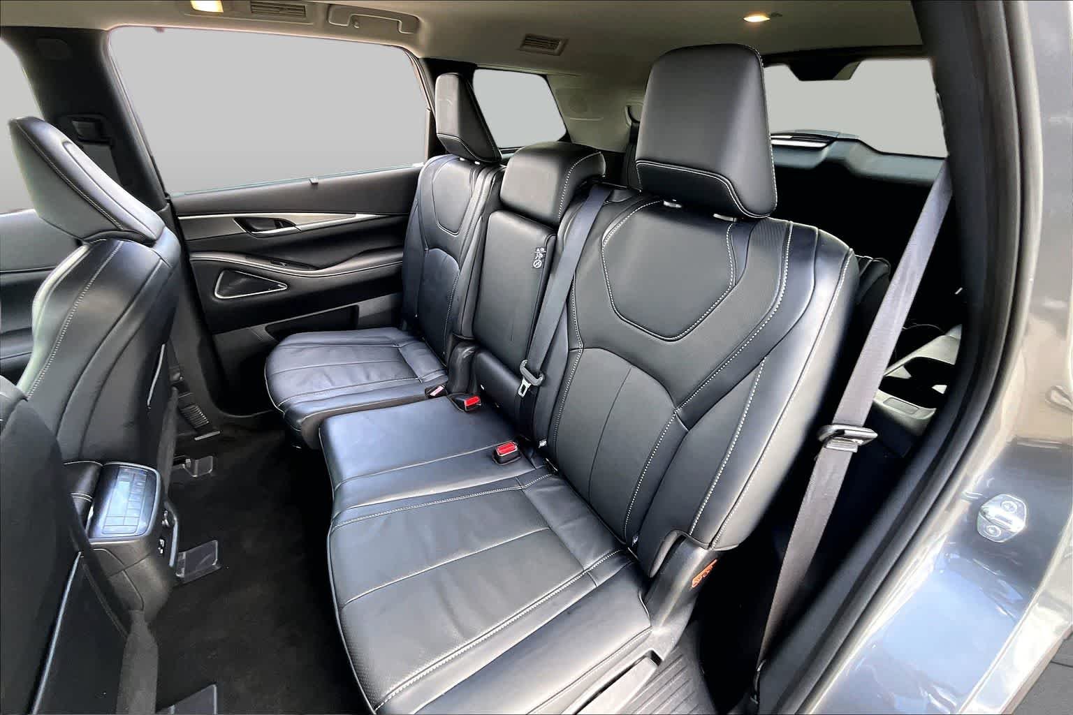 Used 2023 Graphite Shadow INFINITI LUXE image 20