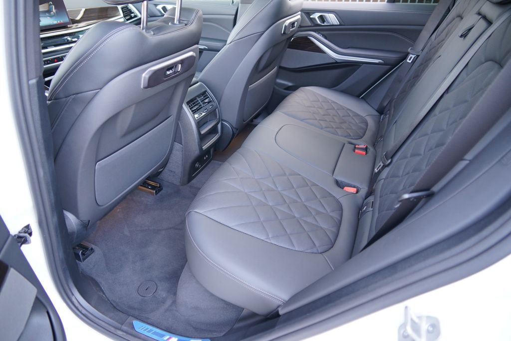 New 2026 Alpine White BMW sDrive40i image 21