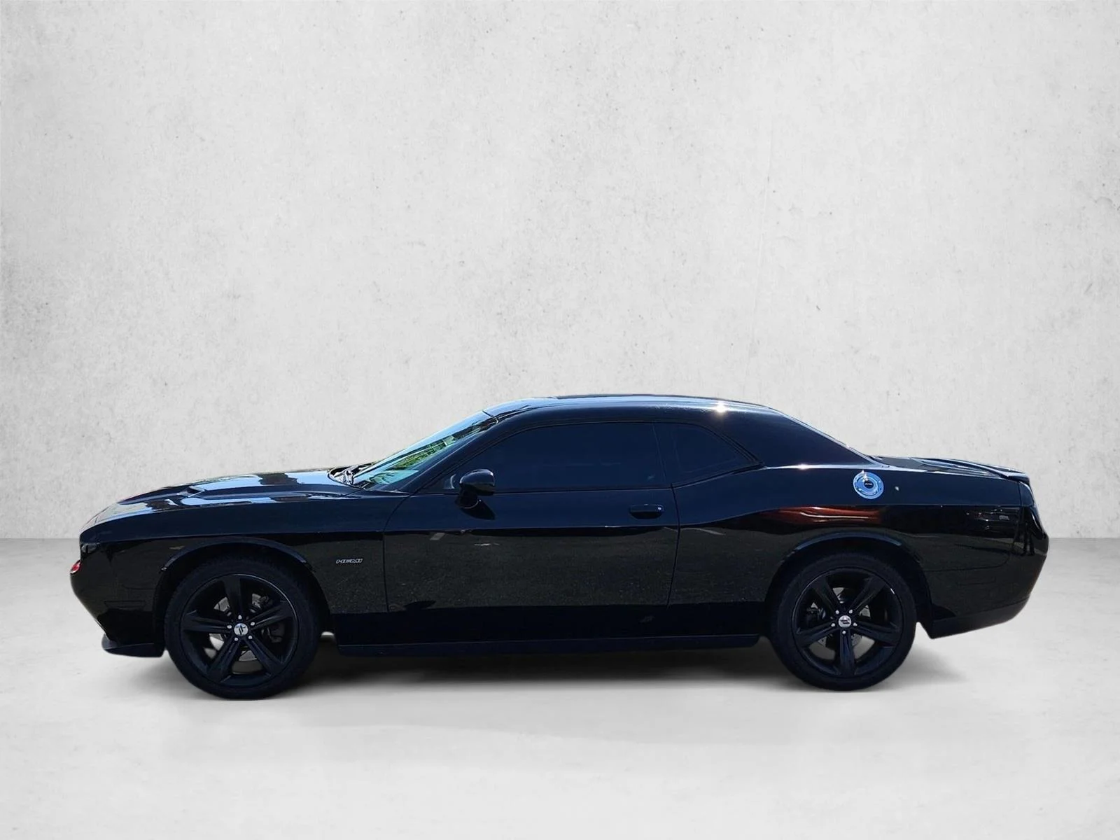 Used 2017 Pitch Black Clearcoat Dodge R/T image 10