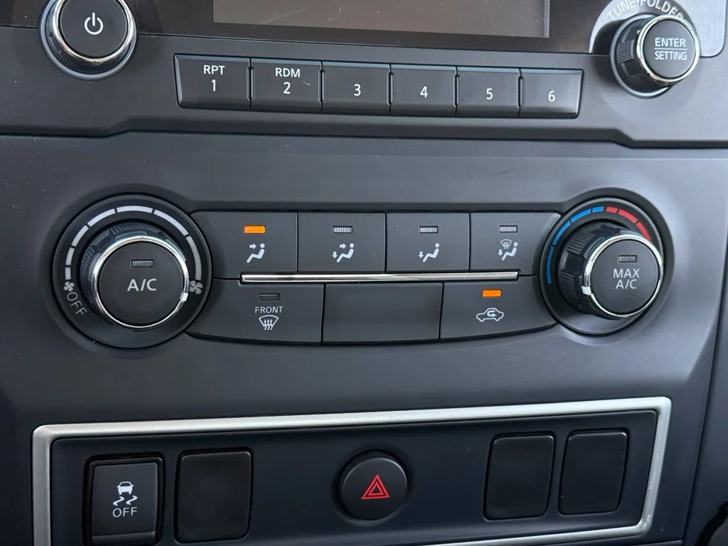 Used 2018 Black Nissan S image 21