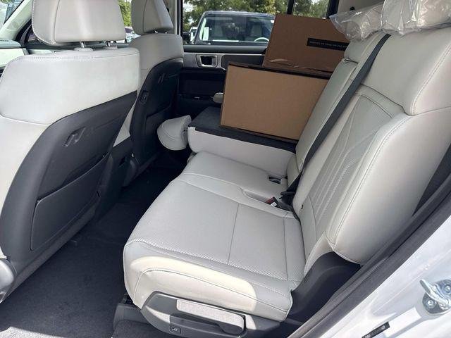 New 2027 White Hyundai SEL image 22