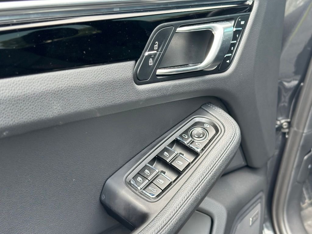 Used 2023 Grey Porsche Base image 17