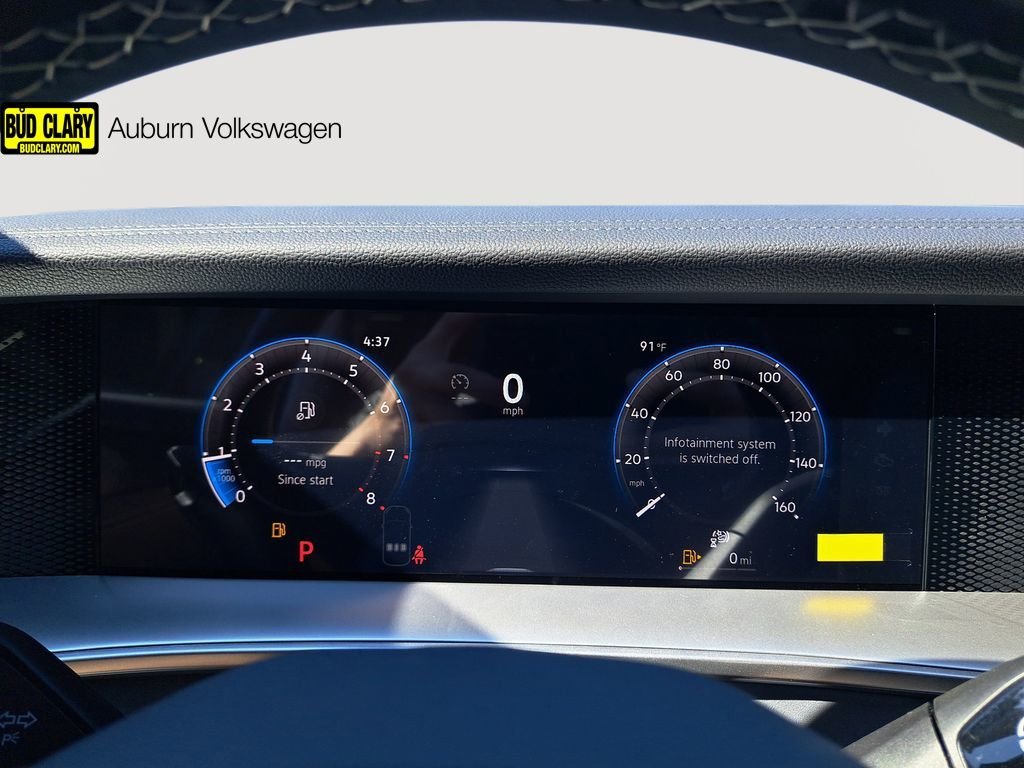 2025 Volkswagen Tiguan SE - Photo 24