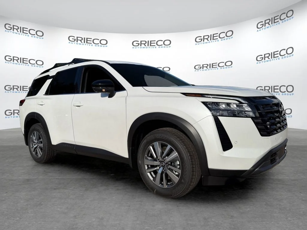New 2026 Everest White Pearl TriCoat Nissan SL image 1