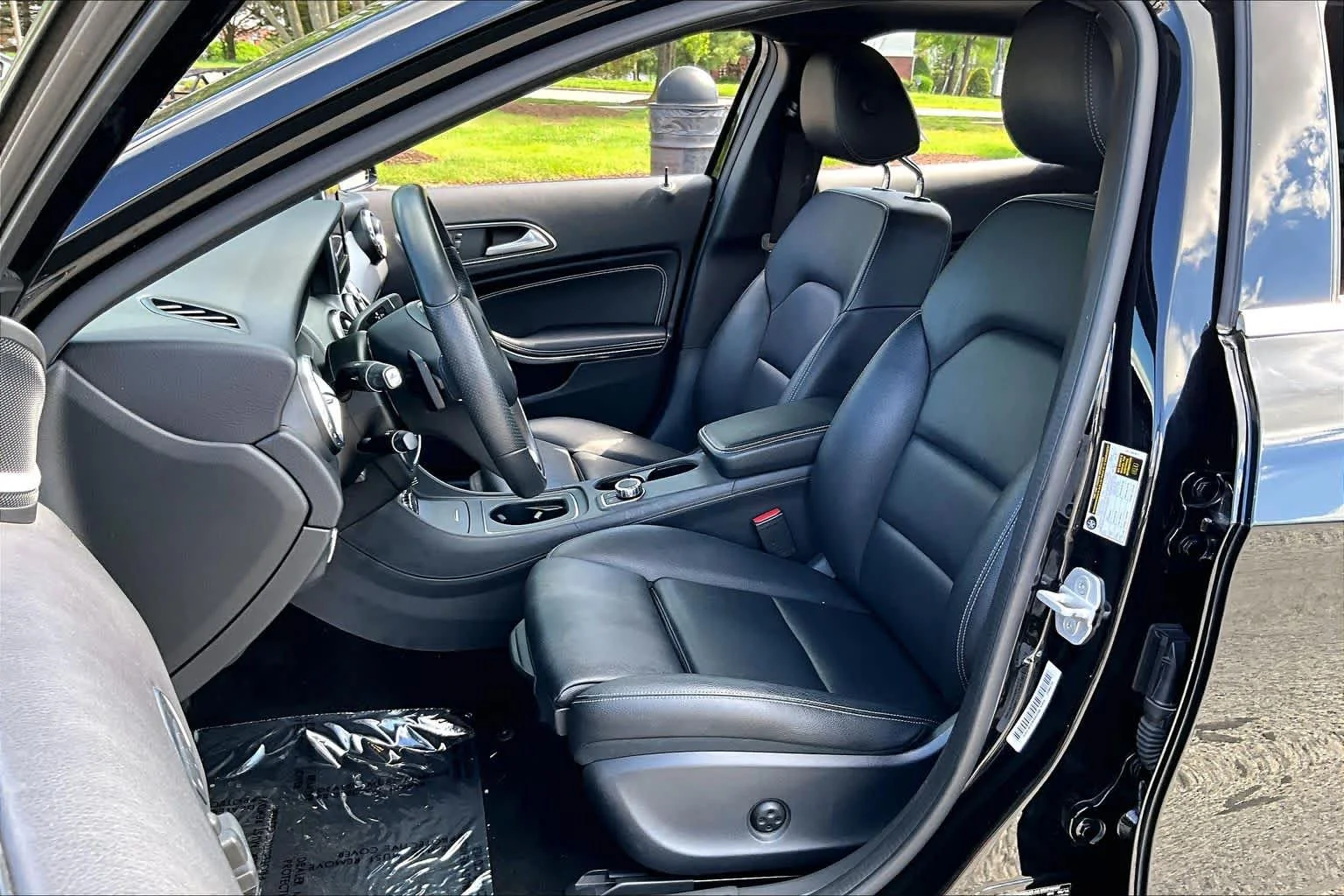 Used 2017 Night Black Mercedes-Benz GLA 250 image 8