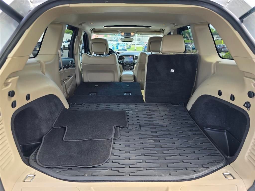 Used 2020 White Jeep Limited image 26