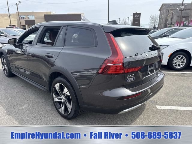 2025 Volvo V60 Cross Country Plus - Photo 10