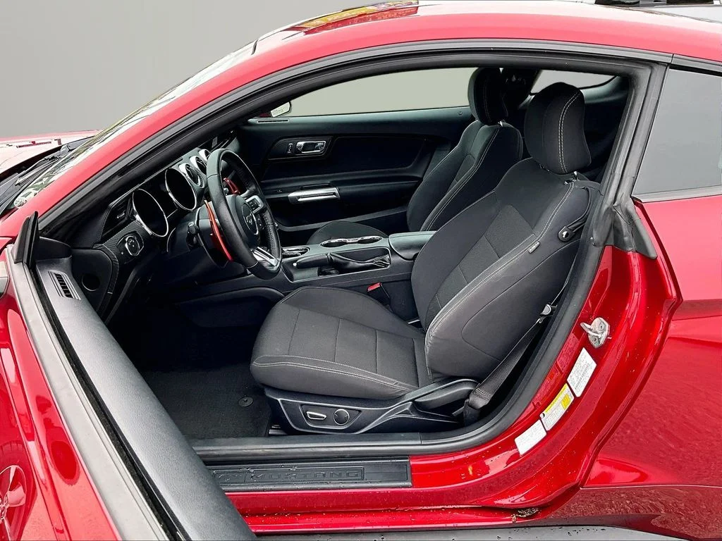 Used 2016 Red Ford V6 image 26