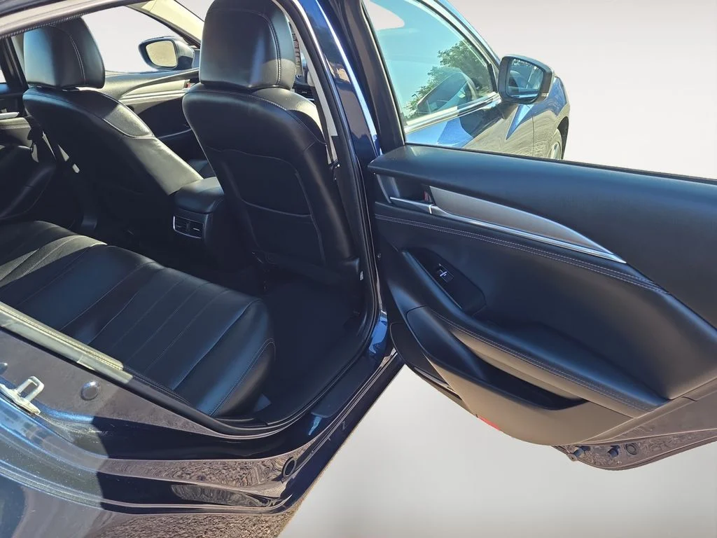 Used 2020 Deep Crystal Blue Mazda Grand Touring Reserve image 11