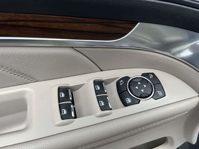 Used 2018 Silver Ford Limited image 18