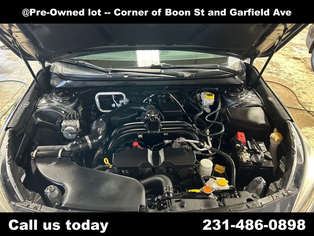 Used 2018 Gray Subaru 2.5i Premium image 10