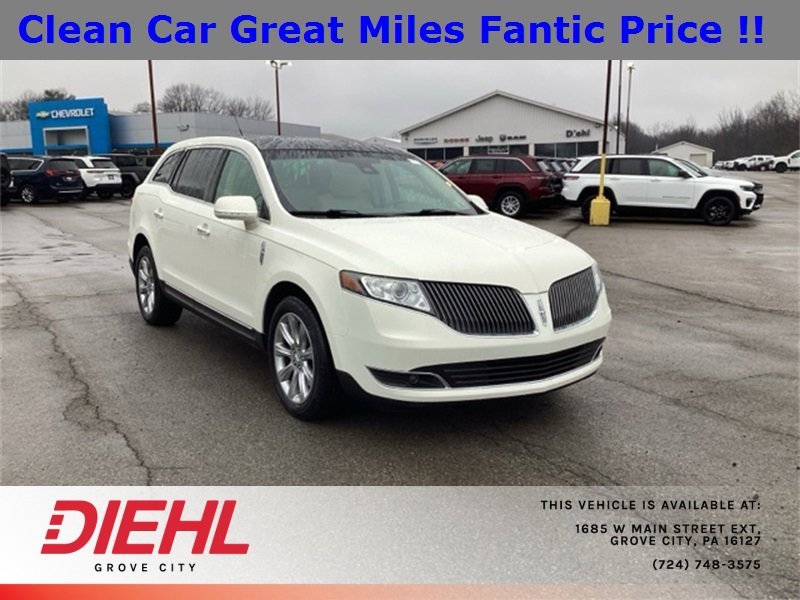 2013 Lincoln MKT Base