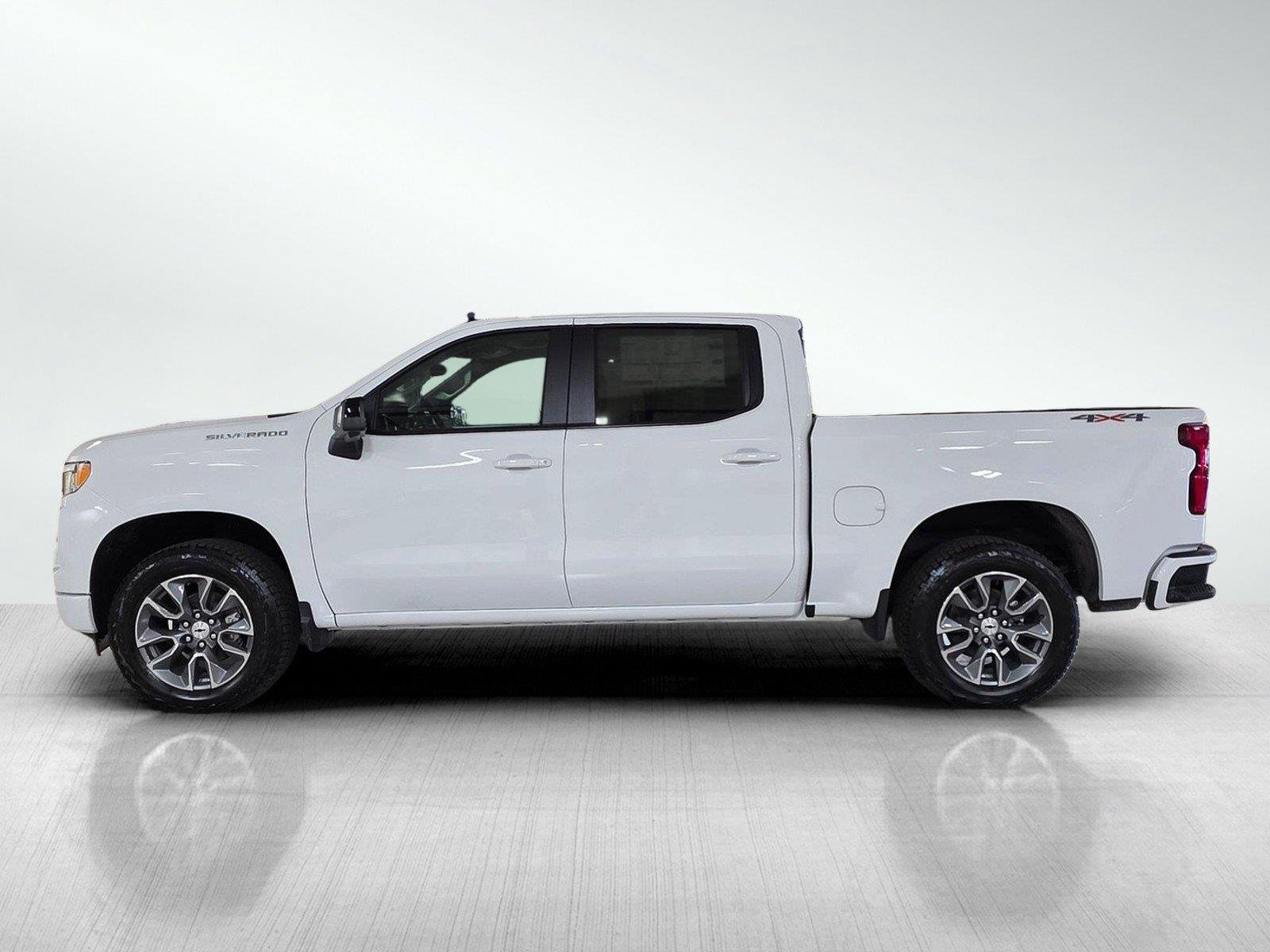 New 2026 Summit White Chevrolet RST image 4