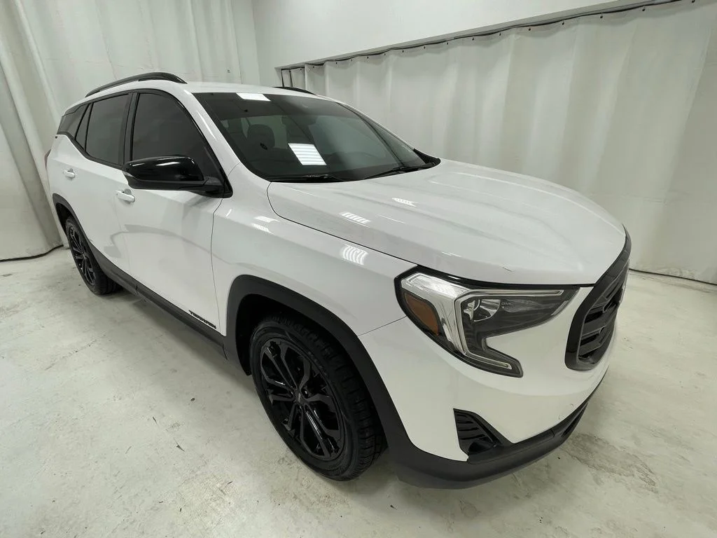 Used 2020 White GMC SLT image 3