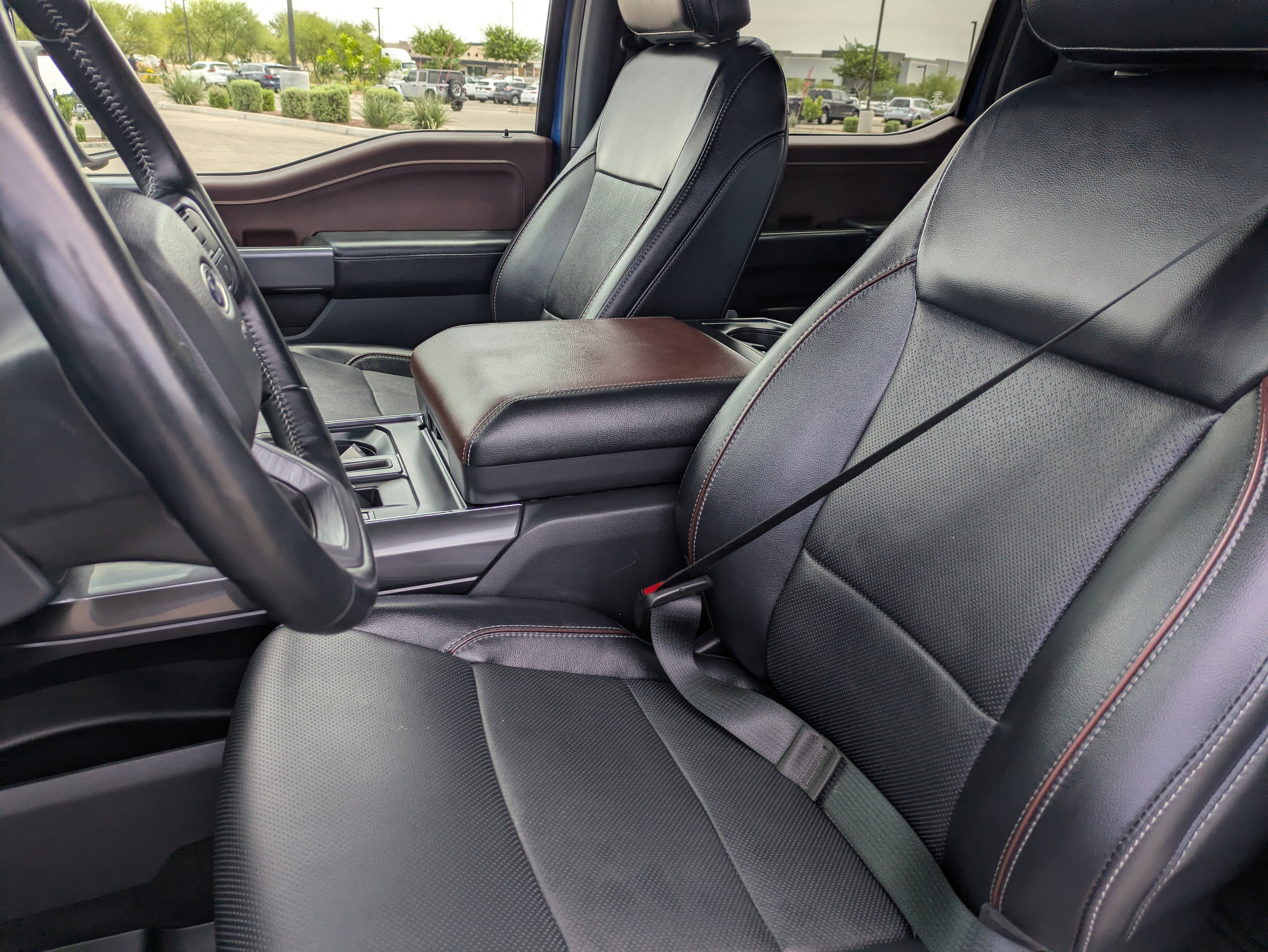 Used 2023 Blue Metallic Ford LARIAT image 25