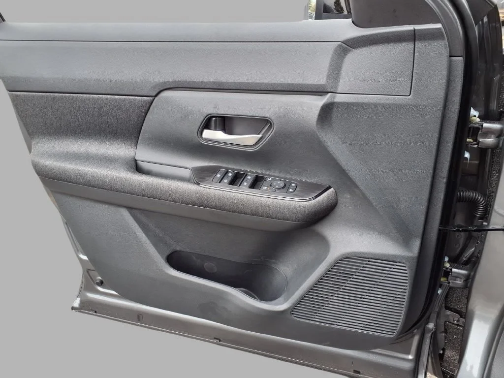 New 2027 Gray Nissan SV image 17