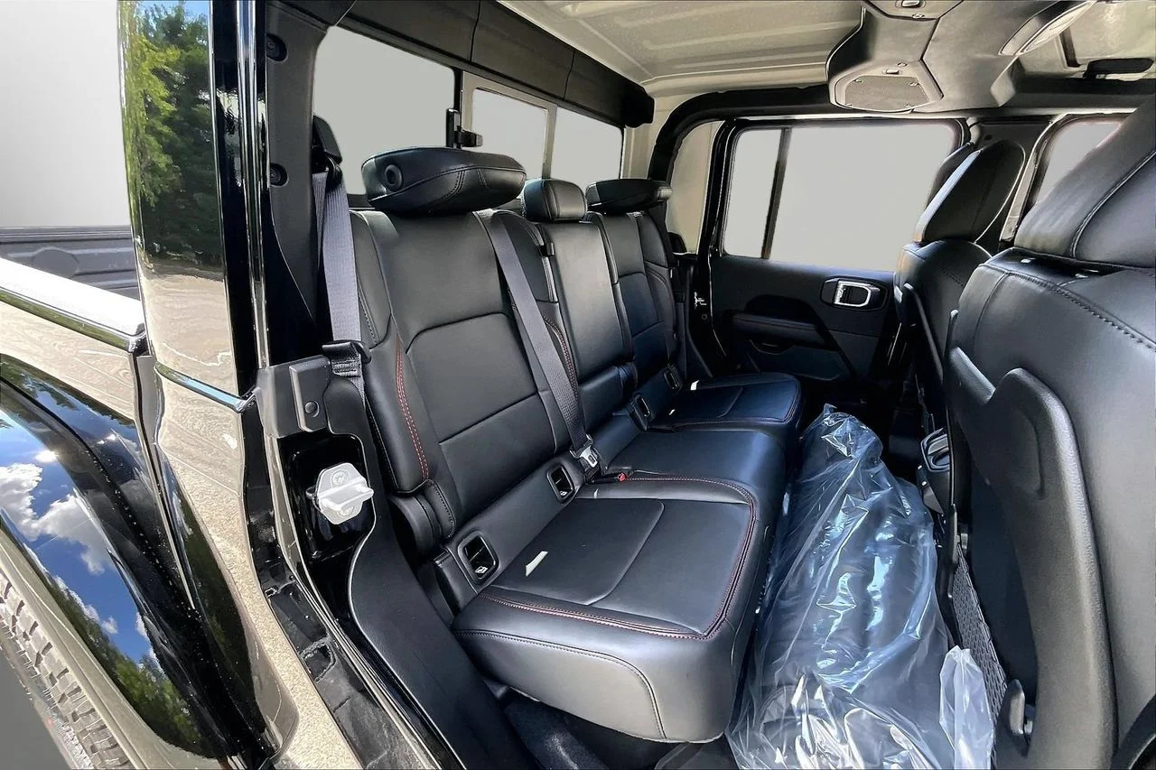 New 2026 Black Clearcoat Jeep Rubicon image 17