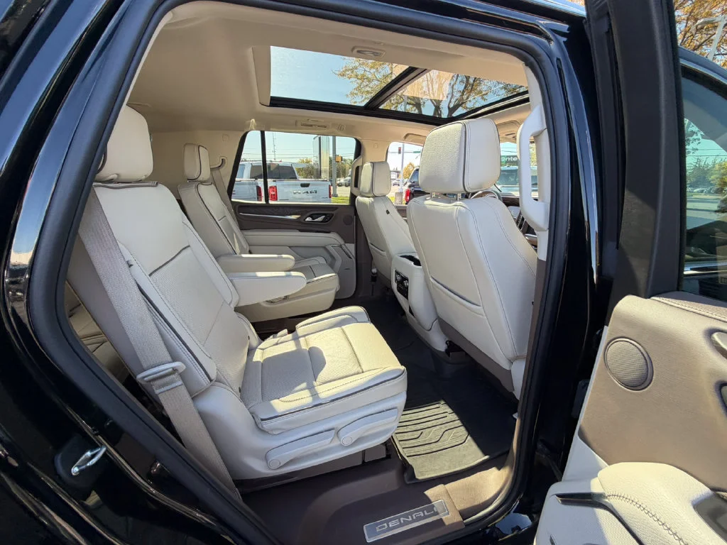 2023 GMC Yukon Denali - Photo 15