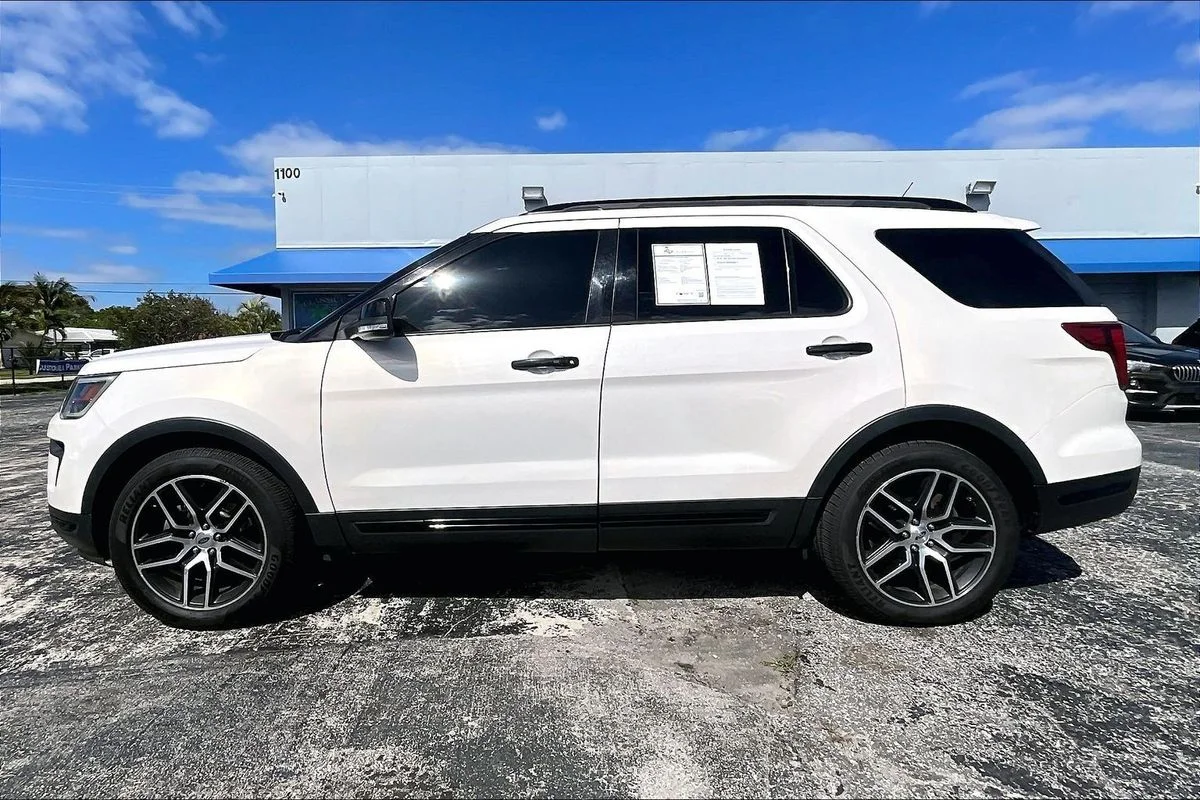 Used 2019 White Ford Sport image 31