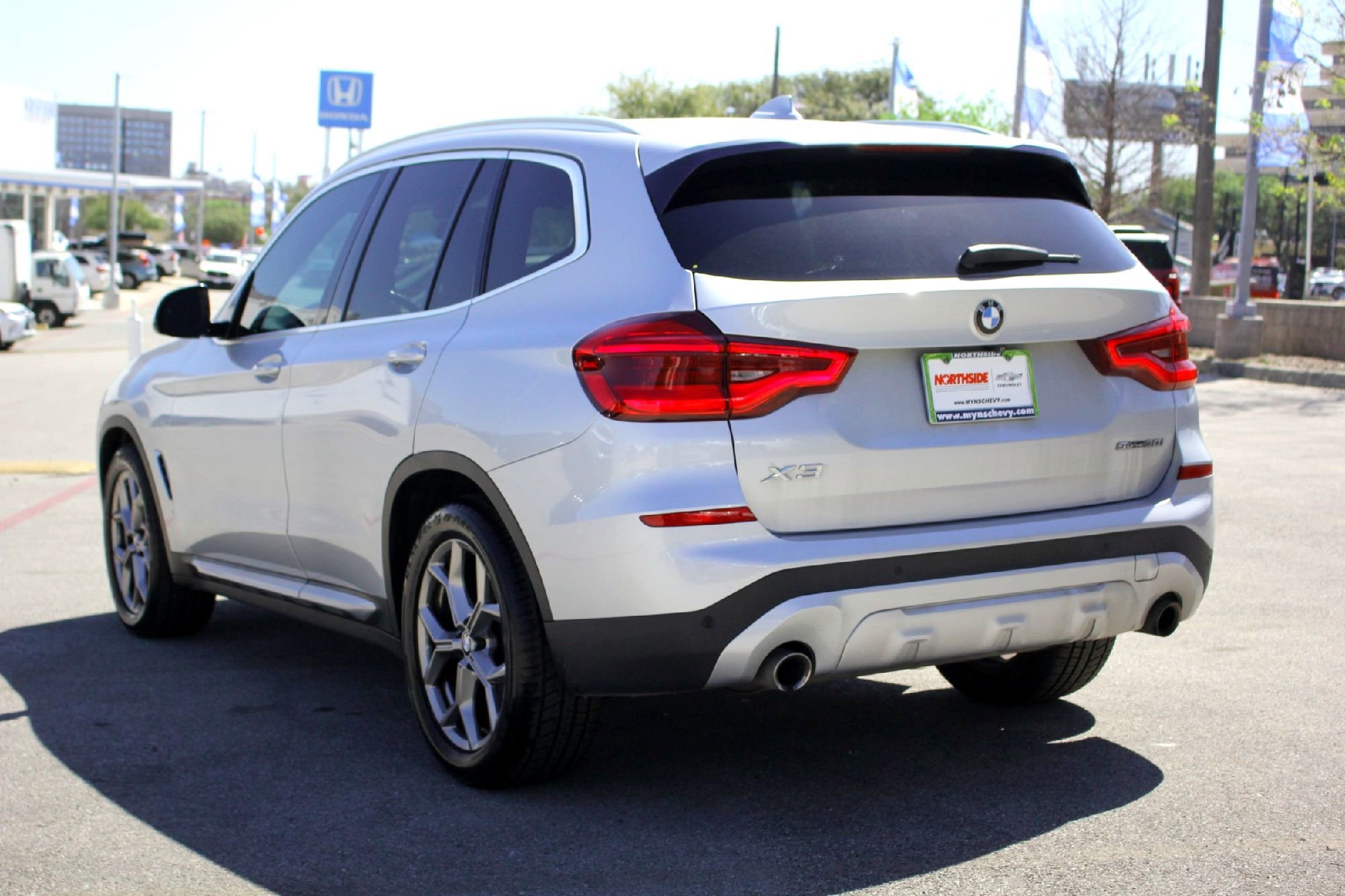 Used 2021 Glacier Silver Metallic BMW sDrive30i image 6
