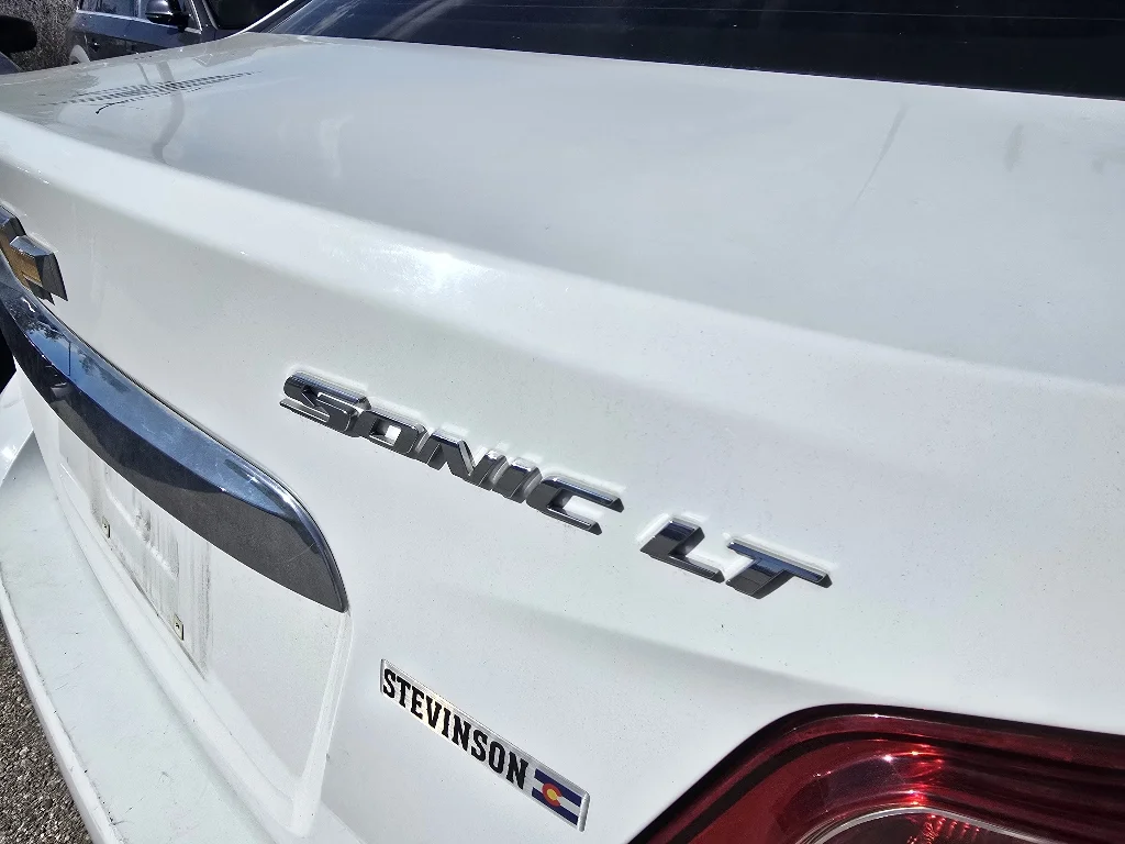 Used 2014 Summit White Chevrolet LT image 11