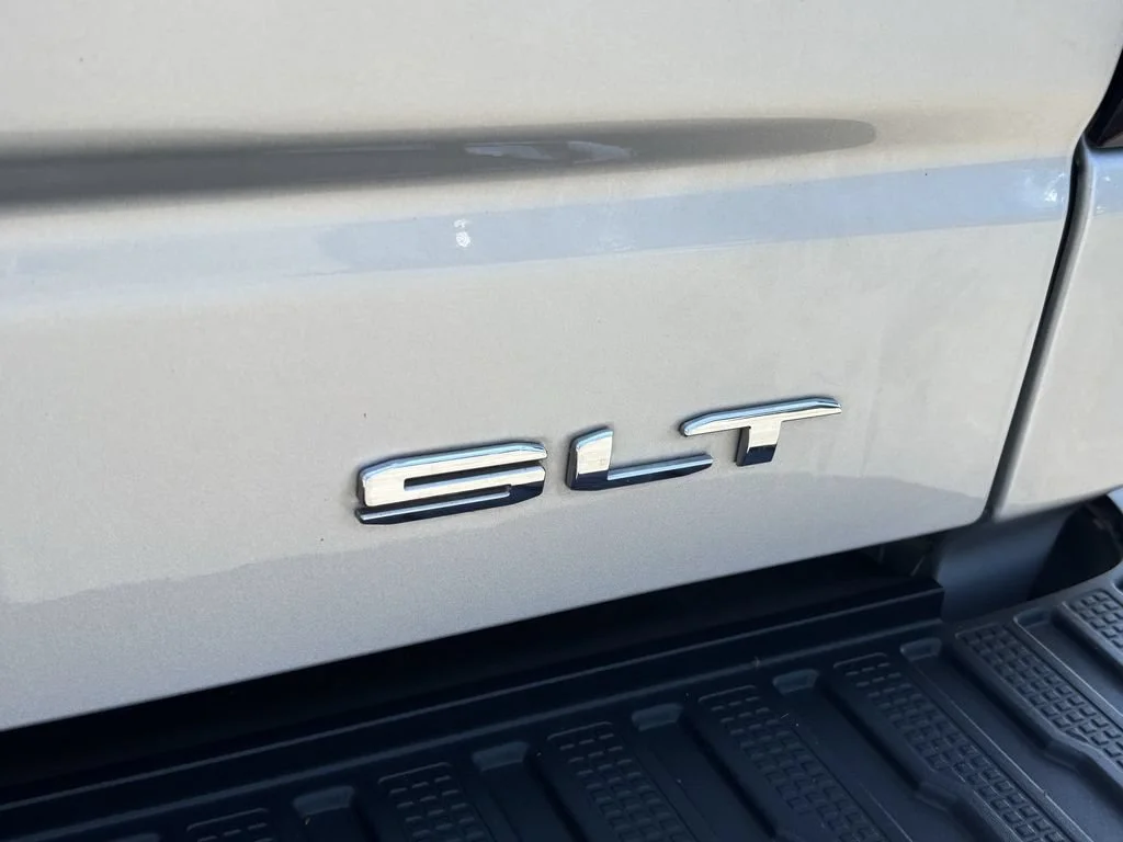Used 2022 Quicksilver Metallic GMC SLT image 10
