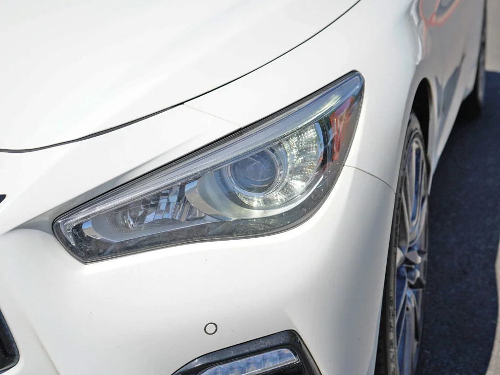 Used 2023 Majestic White INFINITI RED SPORT 400 image 4