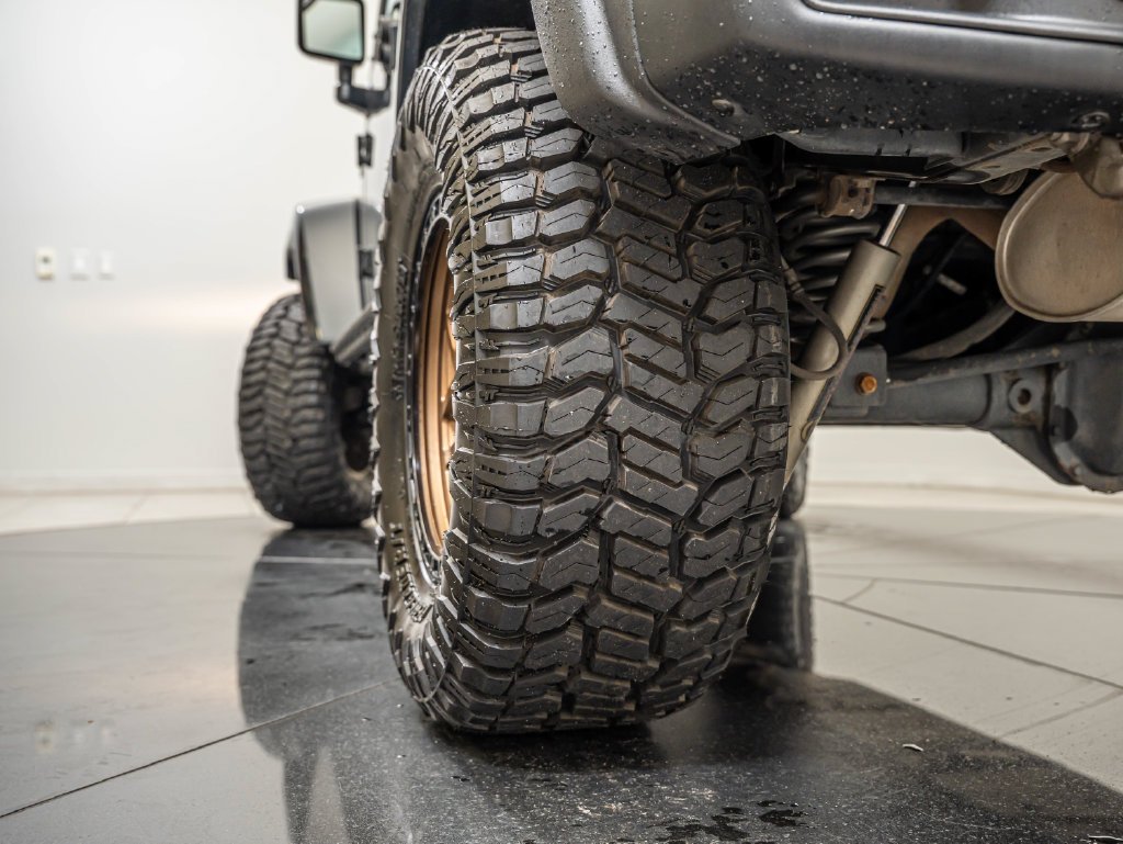 Used 2018 Rhino Clearcoat Jeep Unlimited Sport image 42
